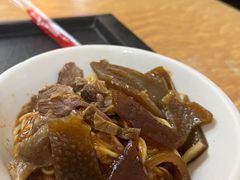 -松树干拌面店