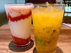 草莓酸奶拿铁-漫咖啡(银泰创意城店)