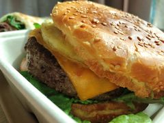 27&nbsp;牛肉汉堡-HELLO 27 意面·沙拉·帕尼尼