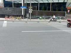 -上海龙之梦万丽酒店