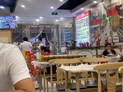 大堂-江城燕子大排档(江汉路步行街店)