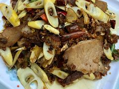 -土砂锅生态山庄·非遗砂锅雅鱼