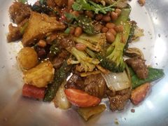 -愉肴麻辣香锅(中北镇店)