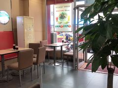 大堂-李先生牛肉面大王(营口大润发店)