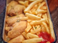 美式风味炸鸡翅配薯条-MIKAKU(万达广场上海宝山店)