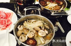Health-Preserving Mushroom Hot Pot