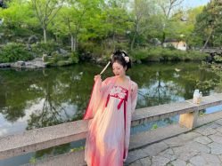 -一揽芳华汉服旗袍体验馆(拙政园店)