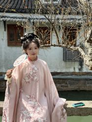 -一揽芳华汉服旗袍体验馆(拙政园店)