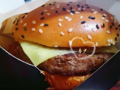 安格斯芝士厚牛堡-麦当劳(军博店)