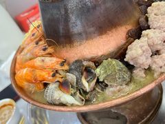 -一口猪海鲜浑锅·东北家常菜