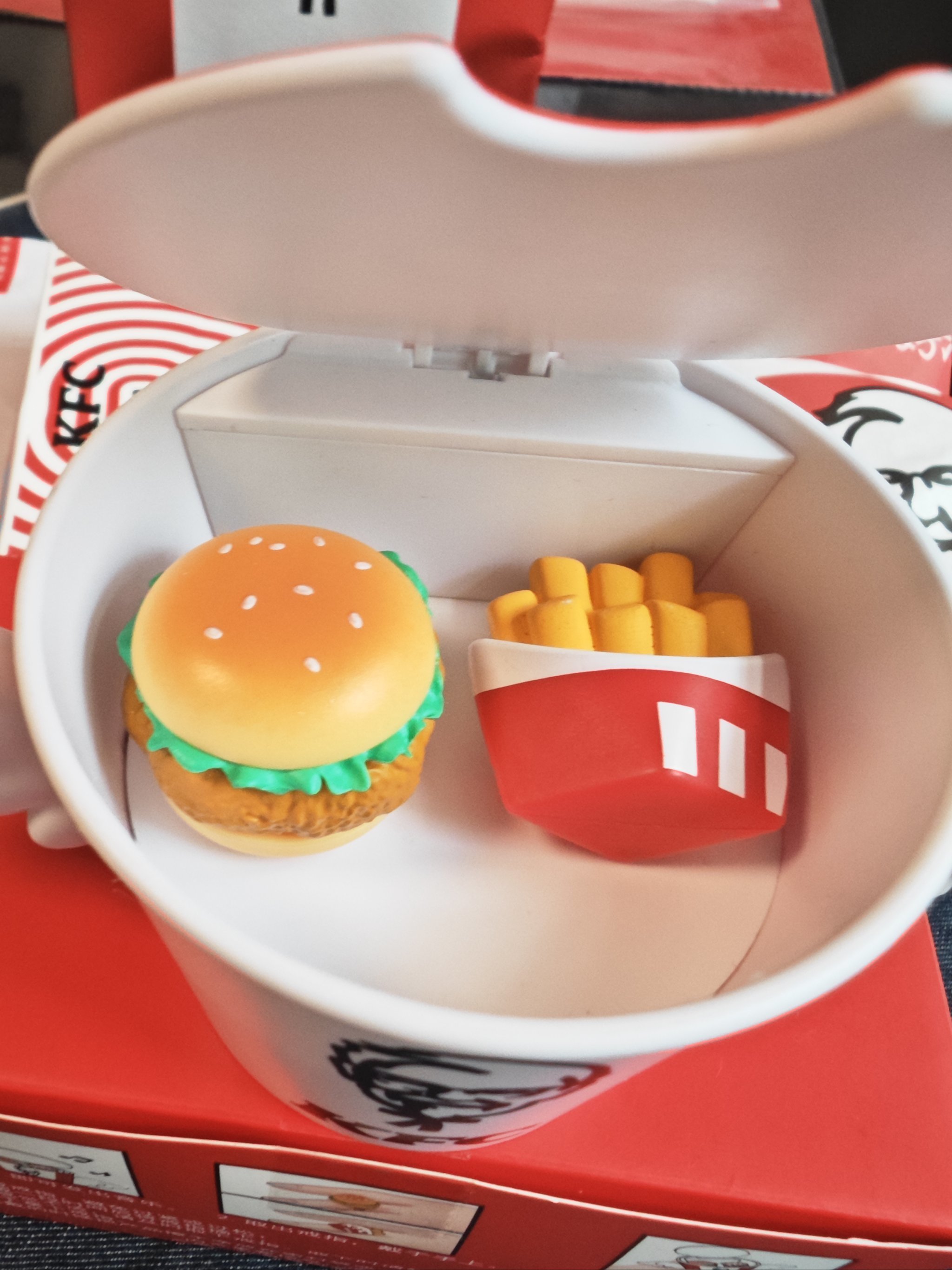 kfc这波赢麻了,520浪漫告白送免费对戒