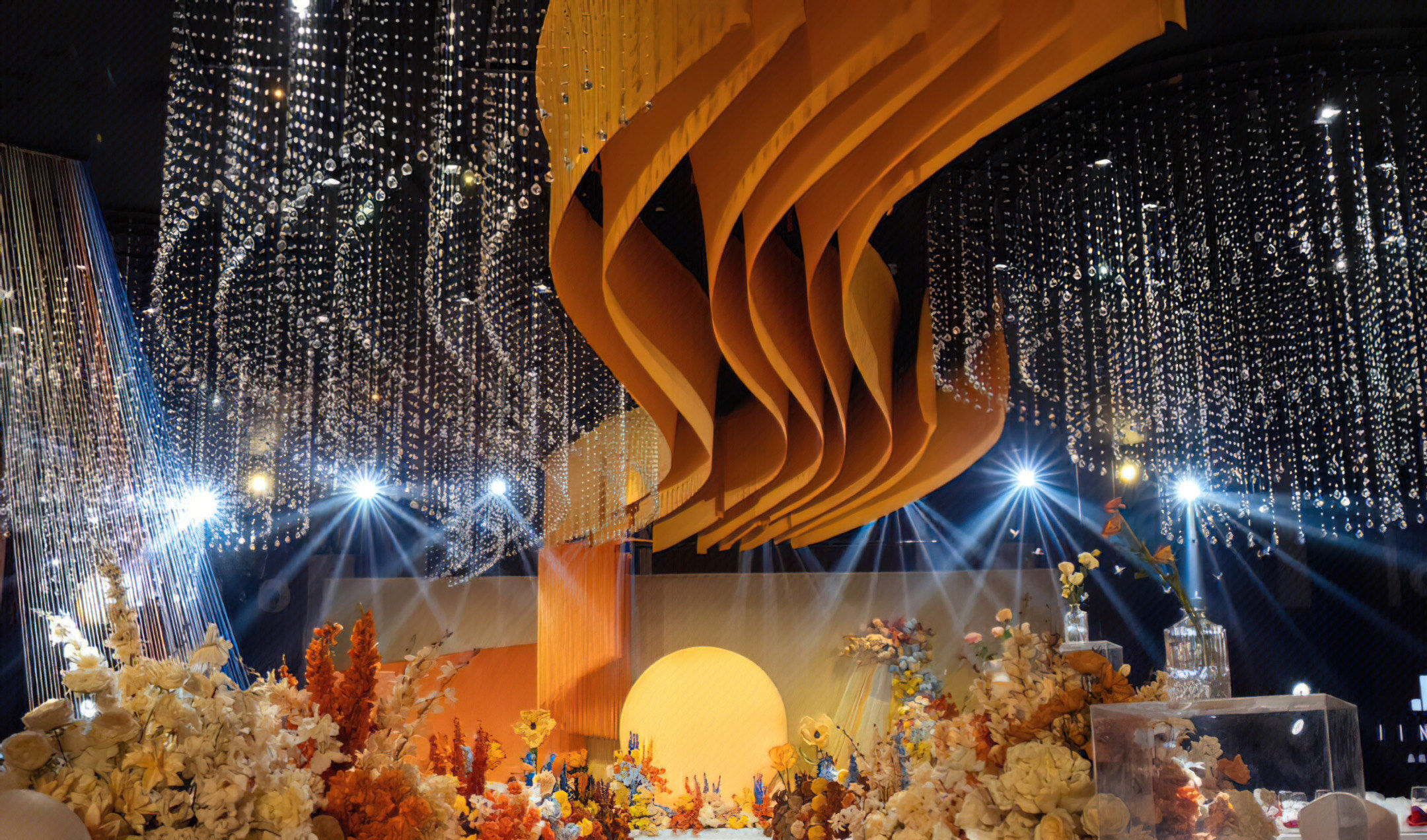 柔柔的橘色一场浪漫的婚礼
将婚礼温馨