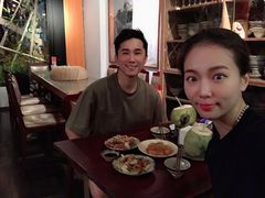 -Cuc Gach Quan Restaurant