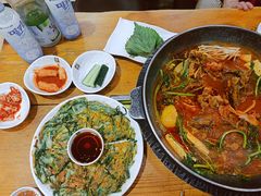 -喇喇排骨火锅·传统韩式脊骨汤(望京西园总店)