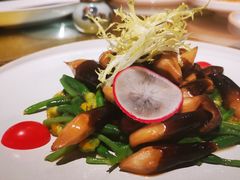 青瓜苗炒鸡枞菌-汝是素•文创素食馆(金月湾店)
