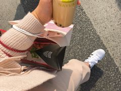 -奈雪的茶(湖滨银泰in77C区PRO店)