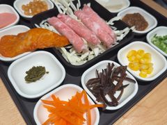 -阿香米线(闸北大润发店)