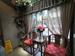 -愉肴麻辣香锅(中山路店)