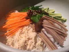 -云海肴·汽锅鸡·云南菜(天山百盛优客店)