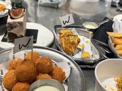 -W COLLECTIVE  DESSERT SHOP