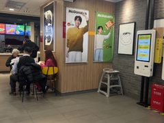 -麦当劳(上海虹桥站30B检票口楼上)