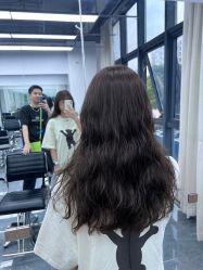 -茶发Salon·烫发染发理发