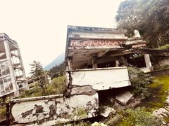-四川汶川特大地震漩口中学遗址