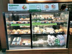 面包甜点陈列柜-星巴克臻选(成都宽窄巷子店)