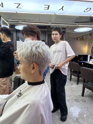 -藤野造型烫发染发