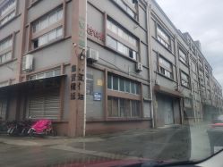 -逝水玩具折扣店