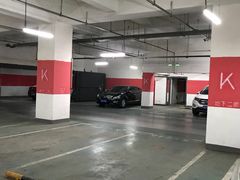 -爱琴海购物公园-地下停车场