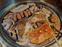厚切五花肉-·缸桶屋·韩式牛肋条自助烤肉(西湖D11店)