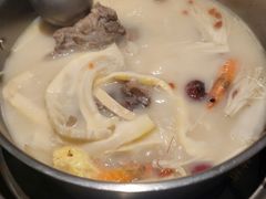 -三人行骨头王火锅(长寿店)