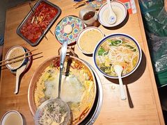 -洱火云南酸菜牛肉火锅(石景山当代商城店)