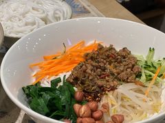 -粉八·云南米线·建水烧烤(常熟路店)