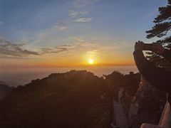 -黄山光明顶山庄