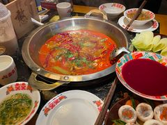 -憨孃孃·重庆老火锅(红山黑金店)