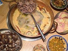 -洱火云南酸菜牛肉火锅(石景山当代商城店)
