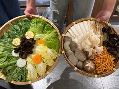 -尚尚仙·酸汤猪手·猪肚鸡火锅(华联万柳购物中心店)