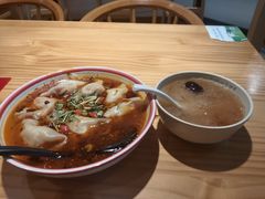 -八二小区抄手(龙湖上城天街店)