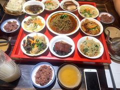 -蓝田九大碗民俗食府(蓝田店)