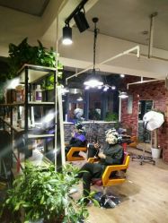 点击看大图 -比优缇发型工作室
