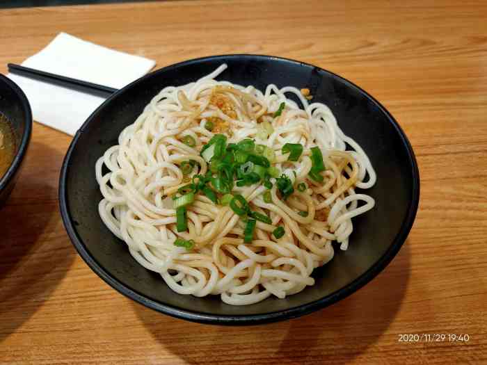 品正金牌拌面(西安路店)-"被朋友推荐n次的虾仁葱油拌面今天终于来.