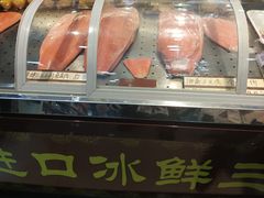 面包甜点陈列柜-河马鲜生海鲜超市(风荷园店)