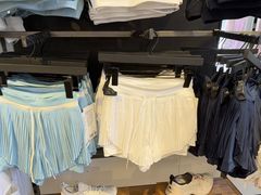 -lululemon(上海浦东IFC店)