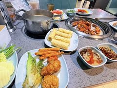 -金滏山·烤肉海鲜火锅自助(襄阳万达店)