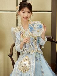 点击看大图 -艾拉·女王婚纱礼服馆