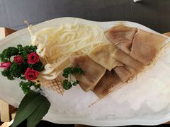 -左庭右院鲜牛肉火锅(浦江欢乐颂店)