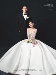 -雪中彩影婚纱摄影·微光艺术中心