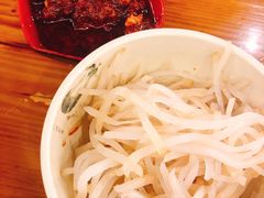 -丽虹云南过桥米线(兴工街店)